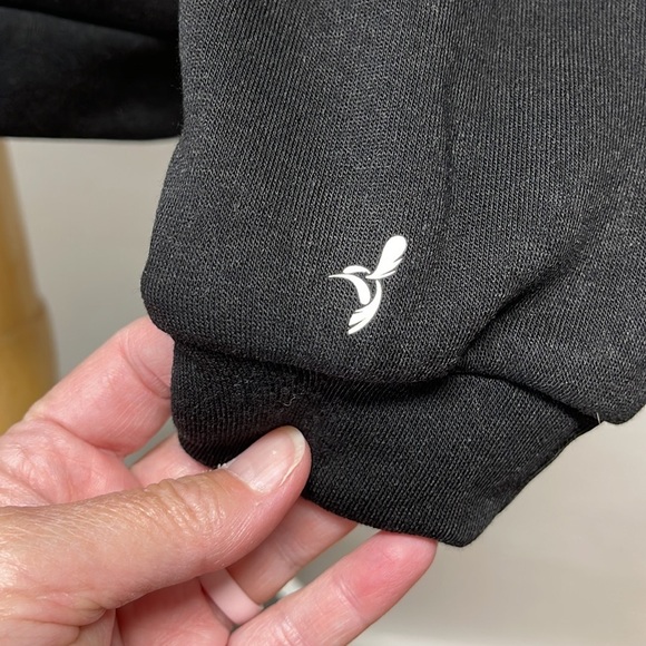 Troop NWT Black Hooded Sweatshirt Hoodie Size Medium - Picture 3 of 11